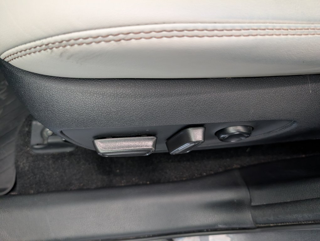 Toyota RAV4 Limited AWD, CUIT, TOIT, 2021 à Magog, Québec - 10 - w1024h768px