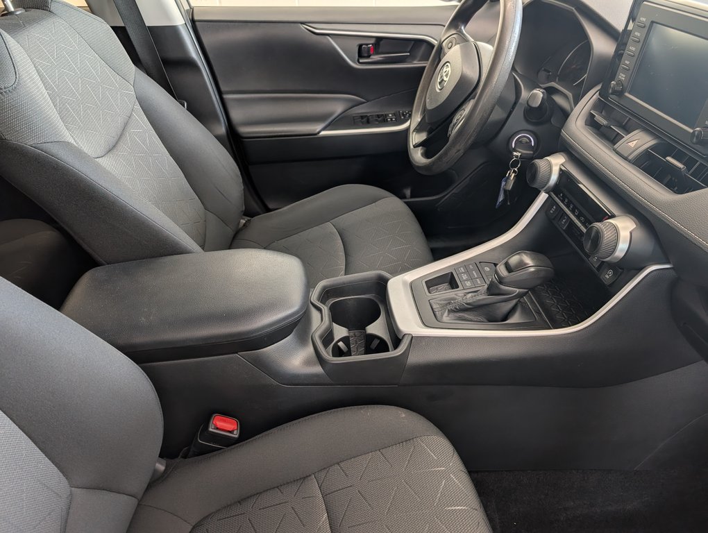 2021 Toyota RAV4 LE AWD, in Magog, Quebec - 8 - w1024h768px