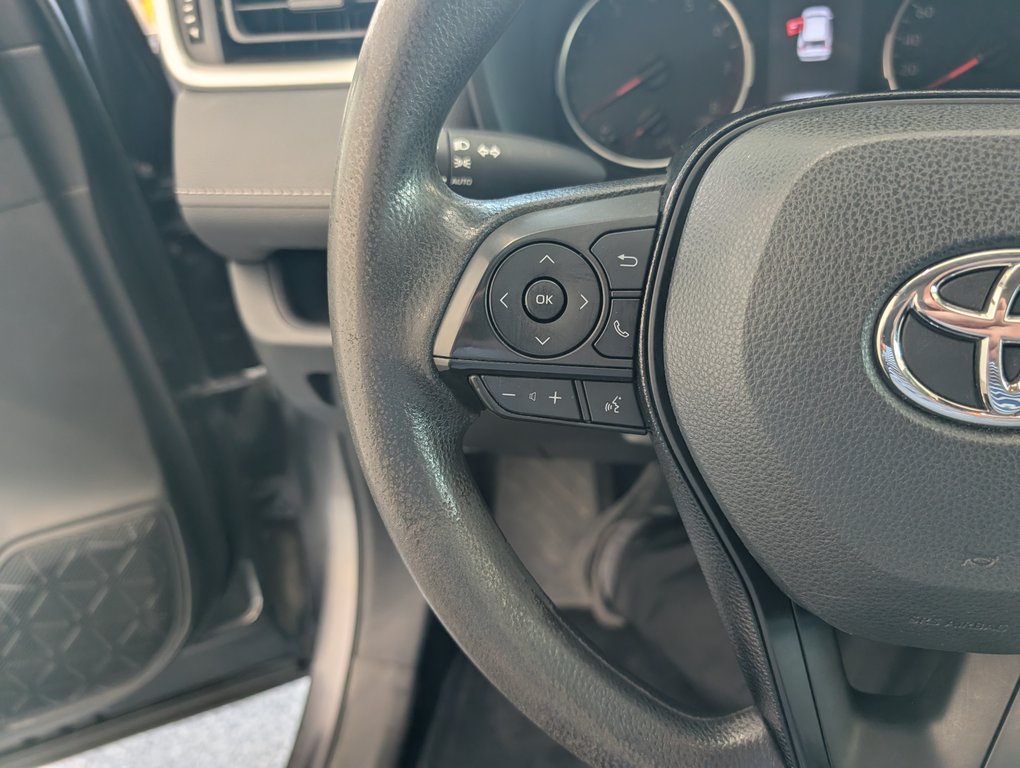 2021 Toyota RAV4 LE AWD, in Magog, Quebec - 17 - w1024h768px