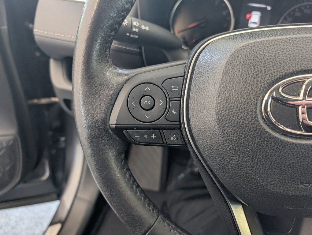 2022 Toyota RAV4 XLE AWD, TOIT, MAGS, in Magog, Quebec - 19 - w1024h768px