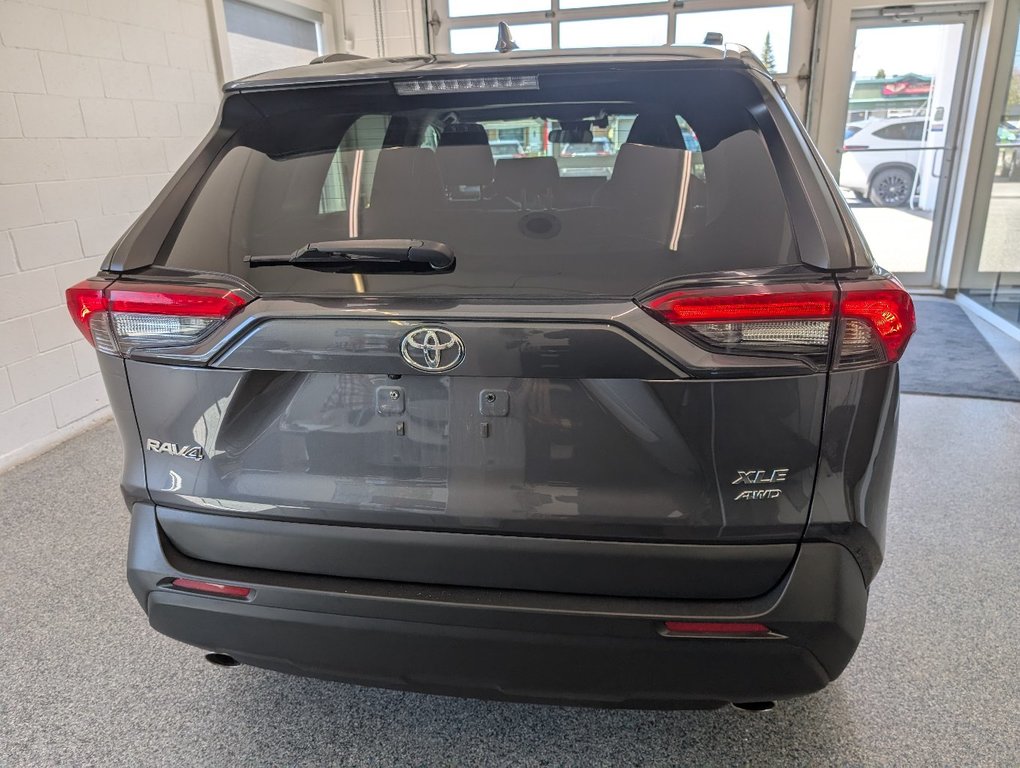 2022 Toyota RAV4 XLE AWD, TOIT, MAGS, in Magog, Quebec - 4 - w1024h768px