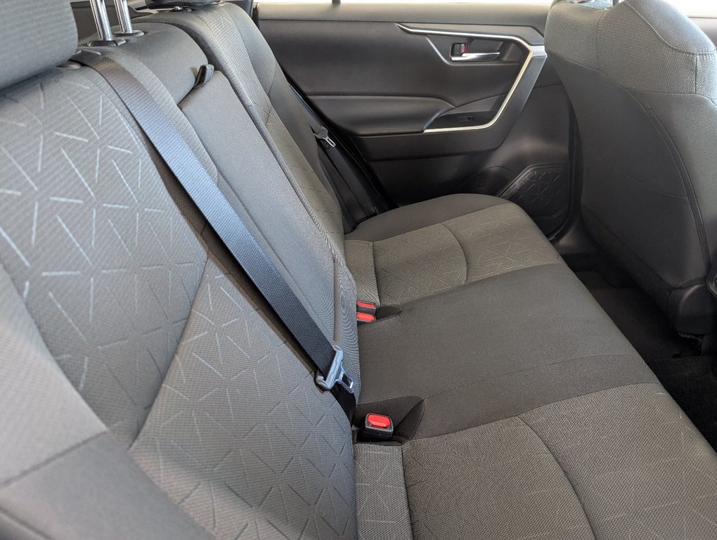 2022 Toyota RAV4 XLE AWD, TOIT, MAGS, in Magog, Quebec - 8 - w1024h768px