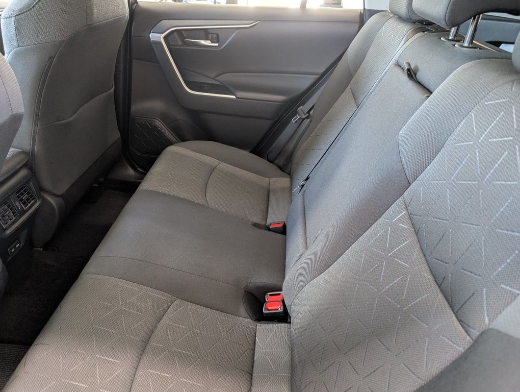 2022 Toyota RAV4 XLE AWD, TOIT, MAGS, in Magog, Quebec - 11 - w1024h768px