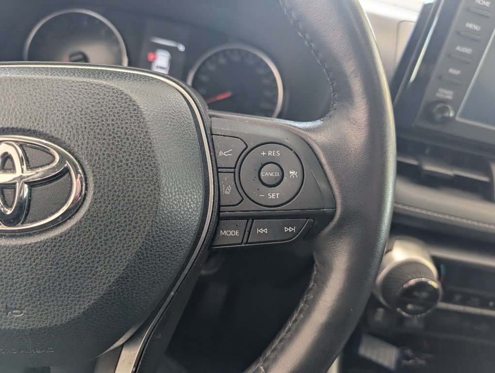 2022 Toyota RAV4 XLE AWD, TOIT, MAGS, in Magog, Quebec - 20 - w1024h768px