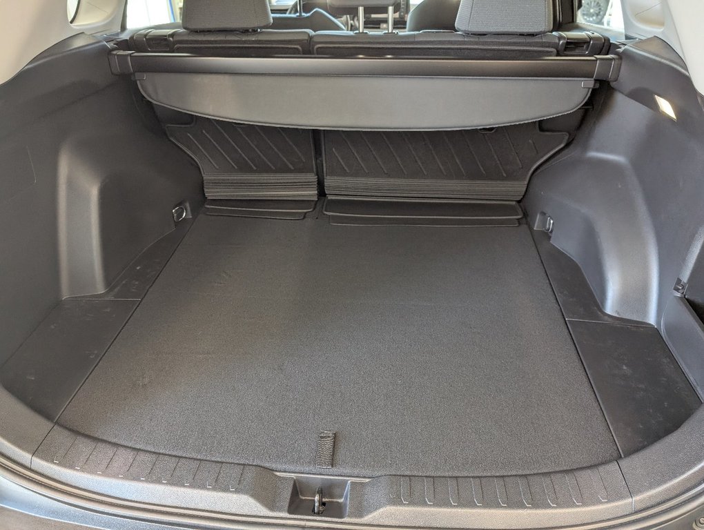2022 Toyota RAV4 XLE AWD, TOIT, MAGS, in Magog, Quebec - 7 - w1024h768px