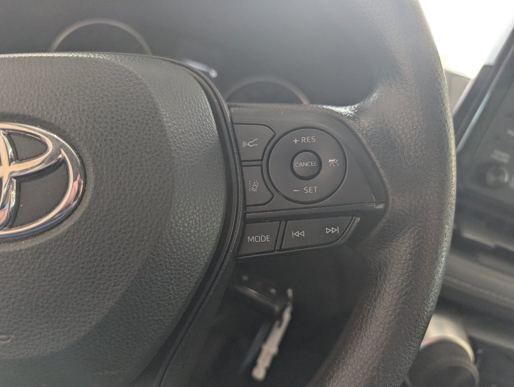 2022 Toyota RAV4 LE AWD, GARANTIE JUSQU EN 2026, in Magog, Quebec - 16 - w1024h768px