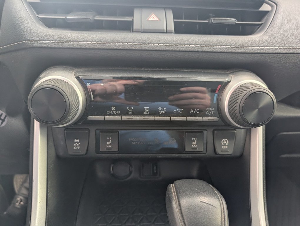 2022 Toyota RAV4 LE AWD, GARANTIE JUSQU EN 2026, in Magog, Quebec - 14 - w1024h768px
