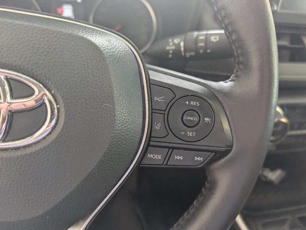 Toyota RAV4 XLE AWD 2022 à Magog, Québec - 19 - w1024h768px