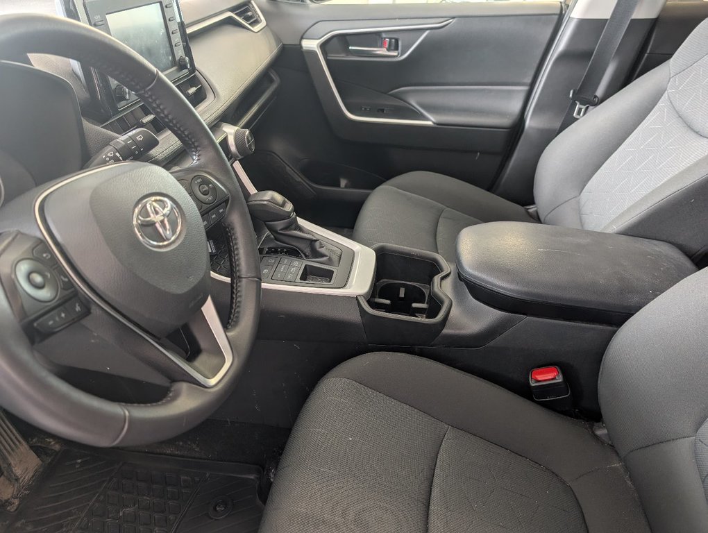 Toyota RAV4 XLE AWD 2022 à Magog, Québec - 10 - w1024h768px