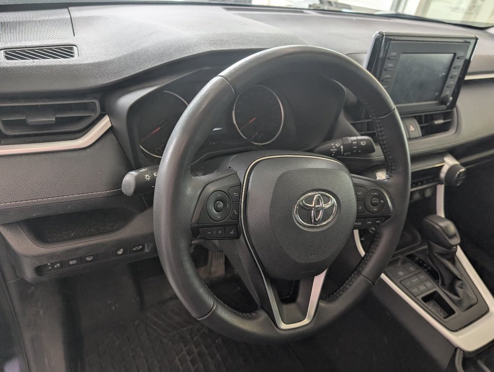 Toyota RAV4 XLE AWD 2022 à Magog, Québec - 12 - w1024h768px