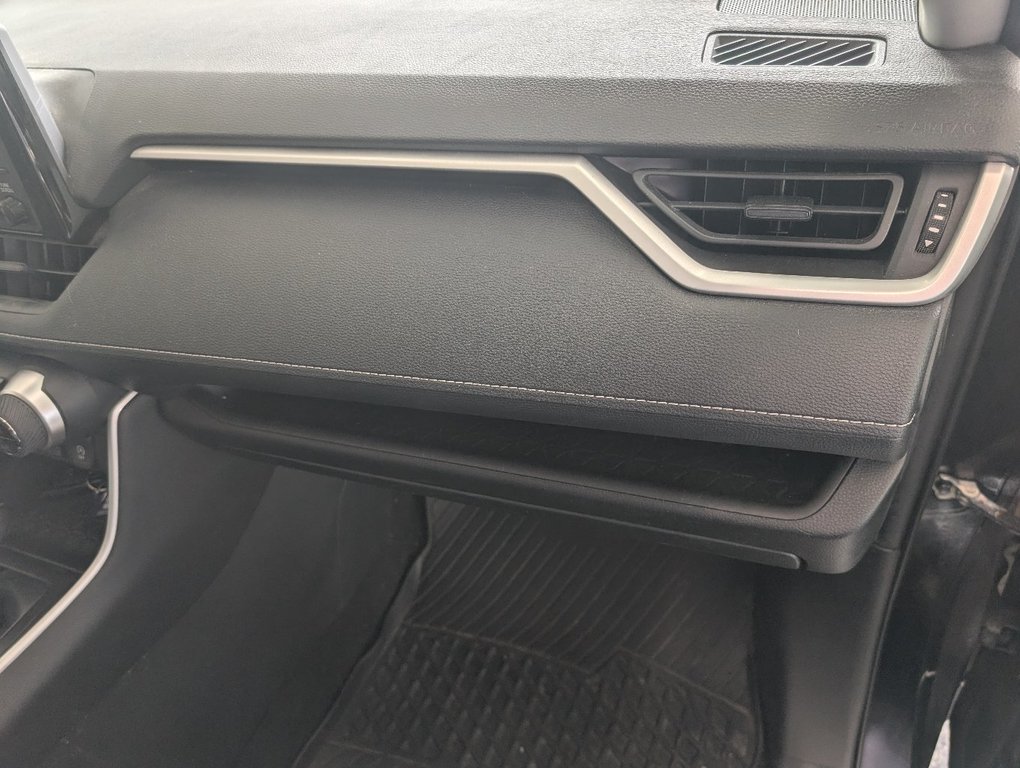 Toyota RAV4 XLE AWD 2022 à Magog, Québec - 9 - w1024h768px