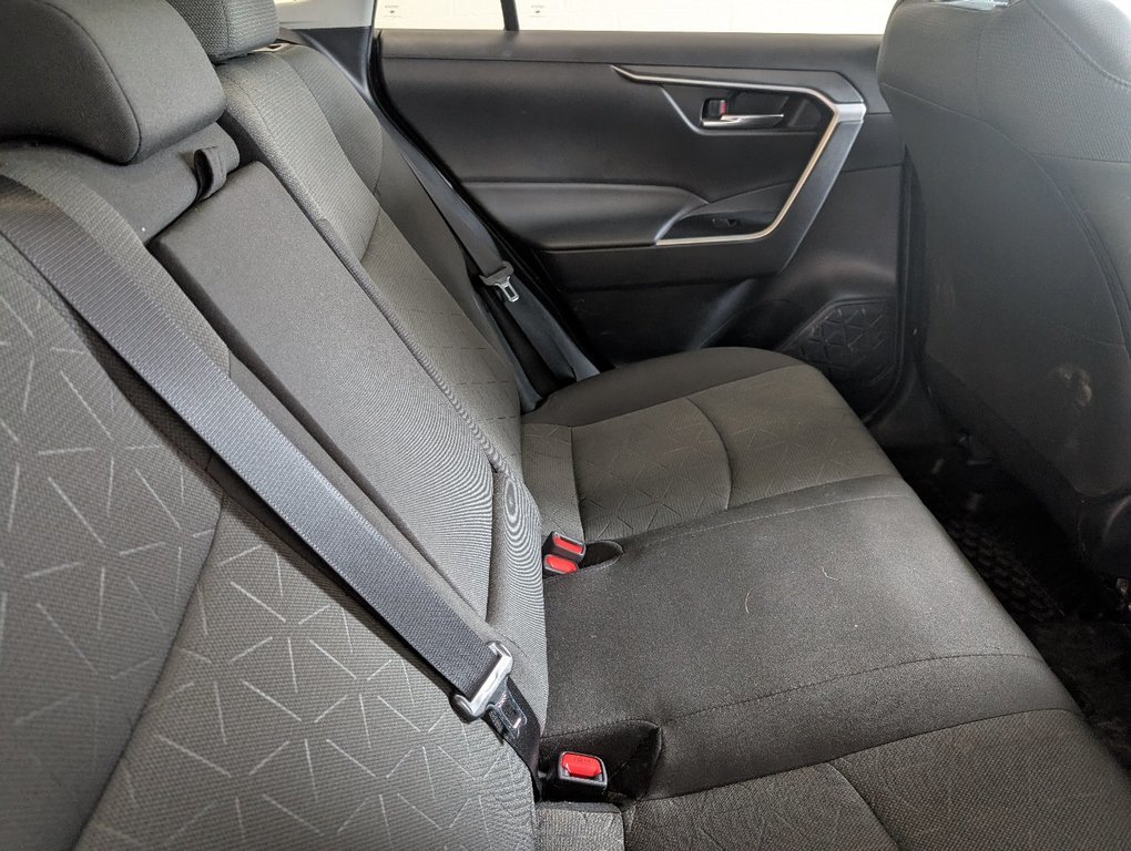 Toyota RAV4 XLE AWD 2022 à Magog, Québec - 7 - w1024h768px