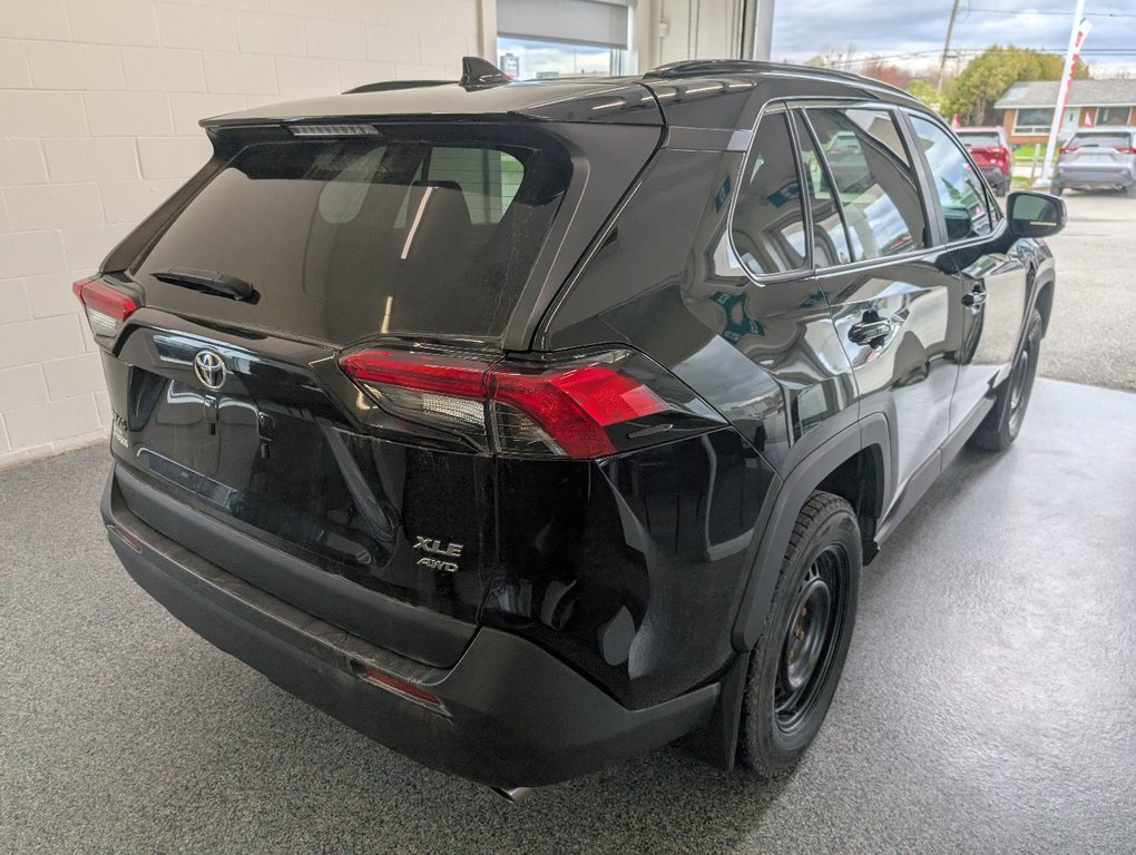 Toyota RAV4 XLE AWD 2022 à Magog, Québec - 3 - w1024h768px