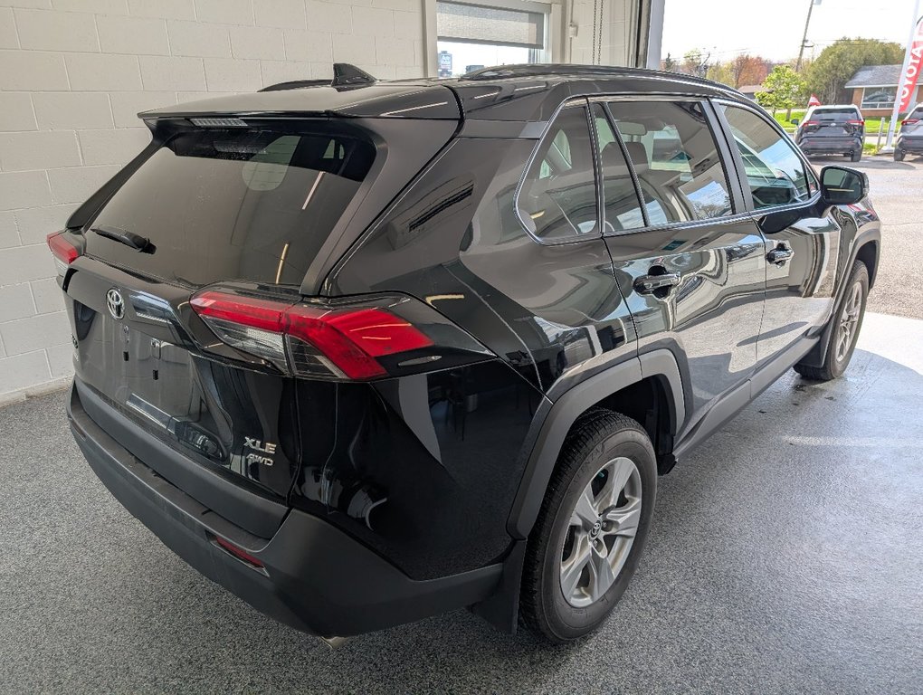 Toyota RAV4 XLE AWD. TOIT, MAGS 2022 à Magog, Québec - 3 - w1024h768px