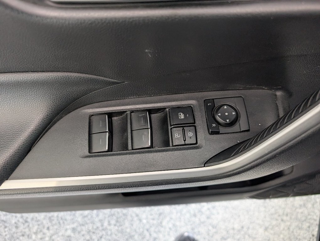 Toyota RAV4 XLE AWD. TOIT, MAGS 2022 à Magog, Québec - 15 - w1024h768px