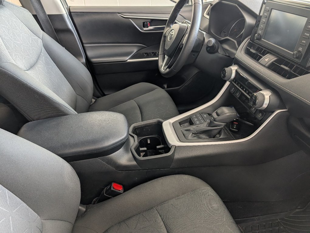 Toyota RAV4 XLE AWD. TOIT, MAGS 2022 à Magog, Québec - 9 - w1024h768px
