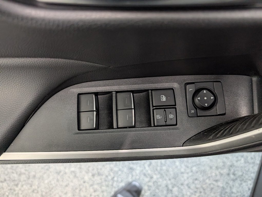 Toyota RAV4 XLE PREMIUM AWD, GARANTIE JUSQU EN 2026, 2022 à Magog, Québec - 15 - w1024h768px