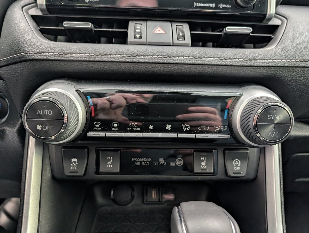 Toyota RAV4 XLE PREMIUM AWD, GARANTIE JUSQU EN 2026, 2022 à Magog, Québec - 19 - w1024h768px