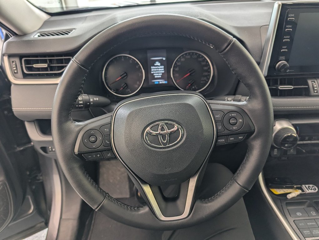 Toyota RAV4 XLE PREMIUM AWD, GARANTIE JUSQU EN 2026, 2022 à Magog, Québec - 17 - w1024h768px