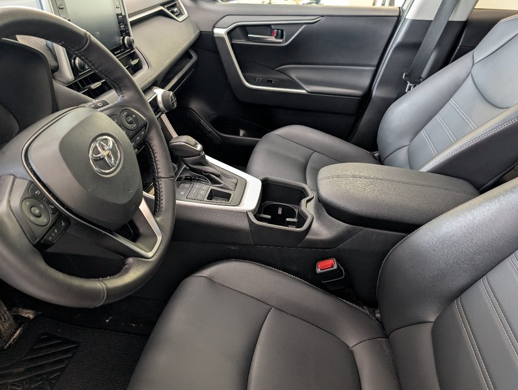 Toyota RAV4 XLE PREMIUM AWD, GARANTIE JUSQU EN 2026, 2022 à Magog, Québec - 12 - w1024h768px