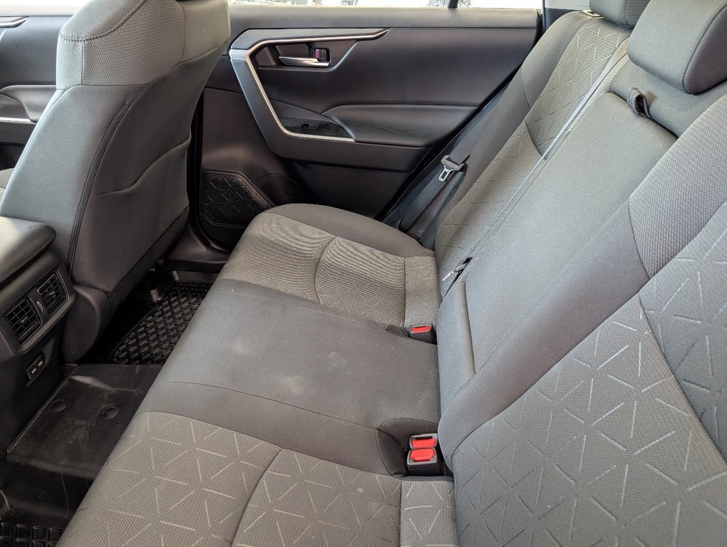 2022 Toyota RAV4 XLE AWD, TOIT, MAGS, in Magog, Quebec - 11 - w1024h768px