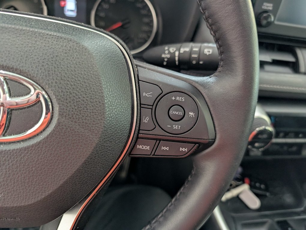 2022 Toyota RAV4 XLE AWD, TOIT, MAGS, in Magog, Quebec - 20 - w1024h768px