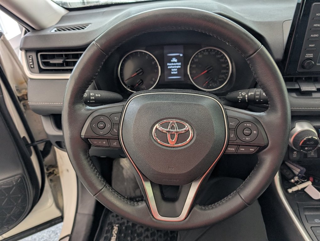 2022 Toyota RAV4 XLE AWD, TOIT, MAGS, in Magog, Quebec - 16 - w1024h768px