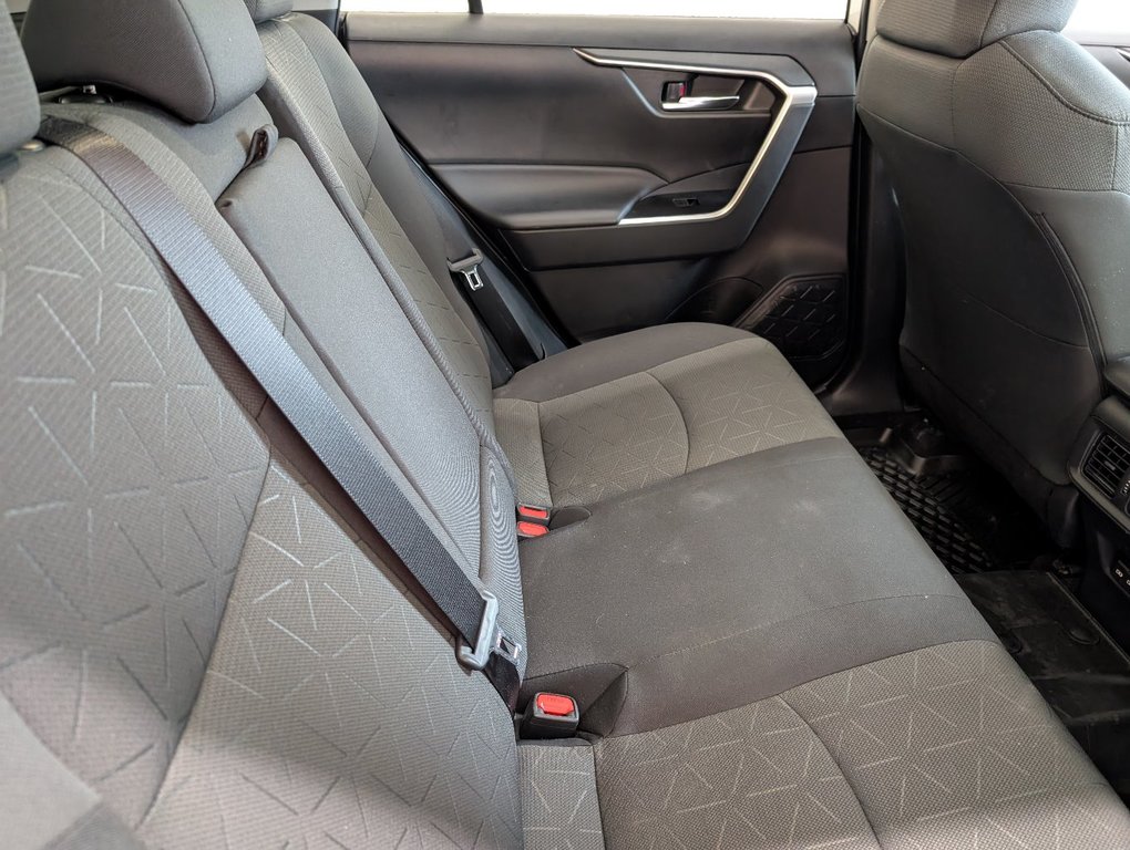 2022 Toyota RAV4 XLE AWD, TOIT, MAGS, in Magog, Quebec - 8 - w1024h768px