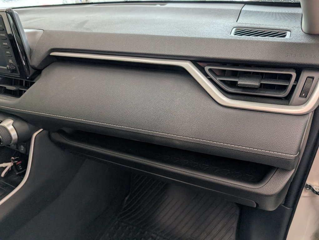 2022 Toyota RAV4 XLE AWD, TOIT, MAGS, in Magog, Quebec - 10 - w1024h768px