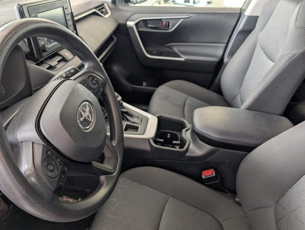 2022 Toyota RAV4 LE AWD, GARANTIE JUSQU EN 2026, in Magog, Quebec - 12 - w1024h768px