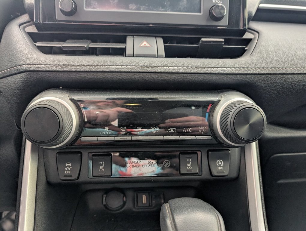 2022 Toyota RAV4 LE AWD, GARANTIE JUSQU EN 2026, in Magog, Quebec - 17 - w1024h768px