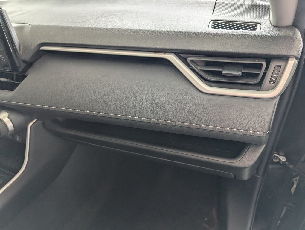 2022 Toyota RAV4 LE AWD, GARANTIE JUSQU EN 2026, in Magog, Quebec - 10 - w1024h768px