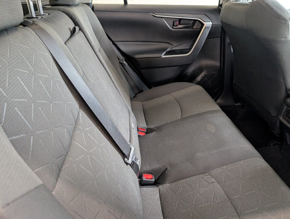 2022 Toyota RAV4 LE AWD, GARANTIE JUSQU EN 2026, in Magog, Quebec - 8 - w1024h768px