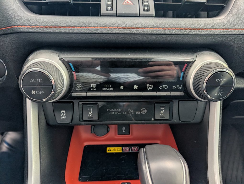 Toyota RAV4 Trail AWD, GARANTIE JUSQU EN 2026, 2022 à Magog, Québec - 18 - w1024h768px