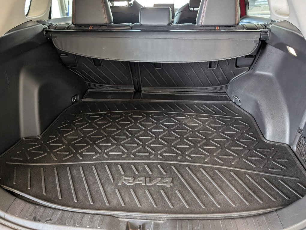 Toyota RAV4 Trail AWD, GARANTIE JUSQU EN 2026, 2022 à Magog, Québec - 7 - w1024h768px