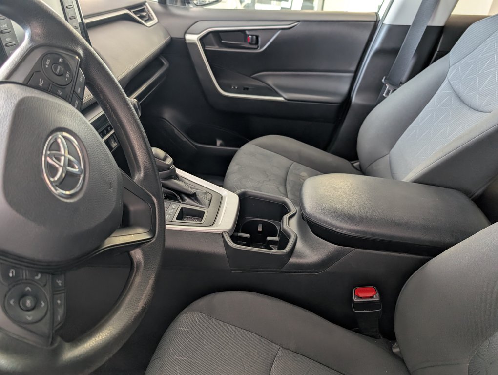 2022 Toyota RAV4 LE AWD, GARANTIE JUSQU EN 2026, in Magog, Quebec - 11 - w1024h768px