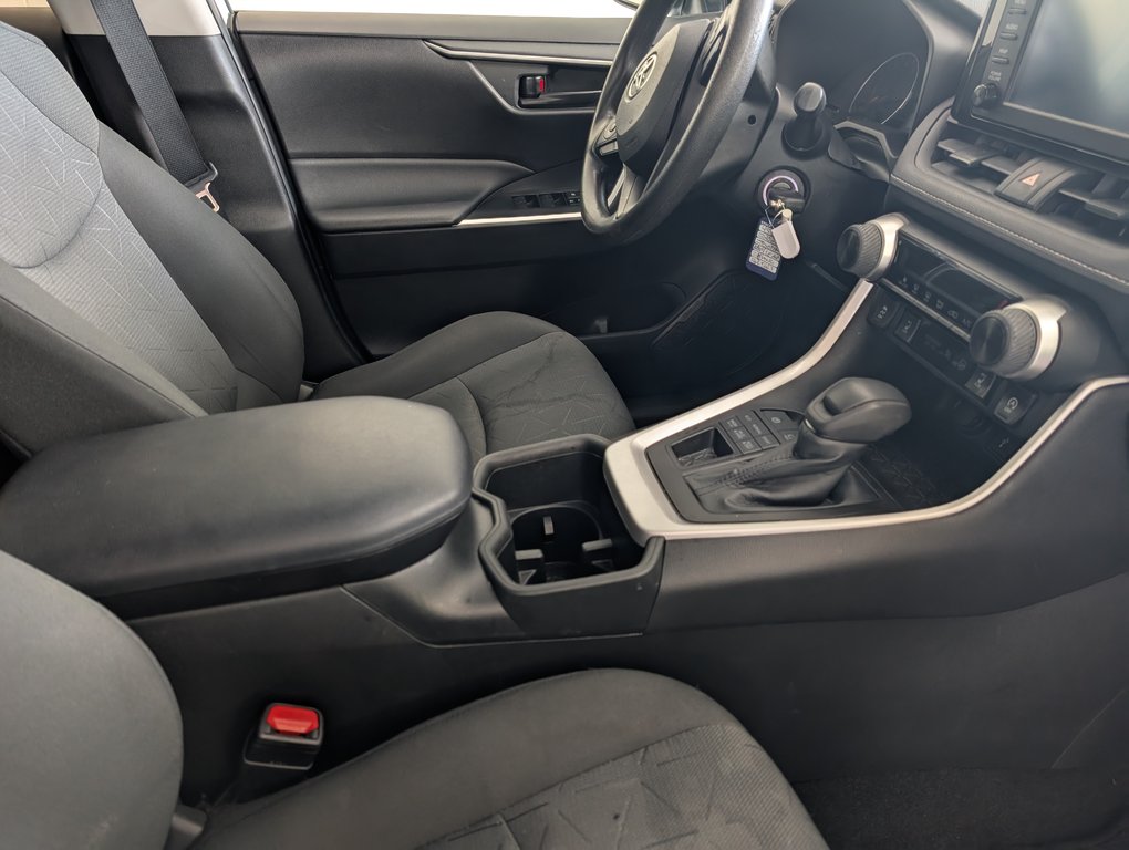 2022 Toyota RAV4 LE AWD, GARANTIE JUSQU EN 2026, in Magog, Quebec - 8 - w1024h768px
