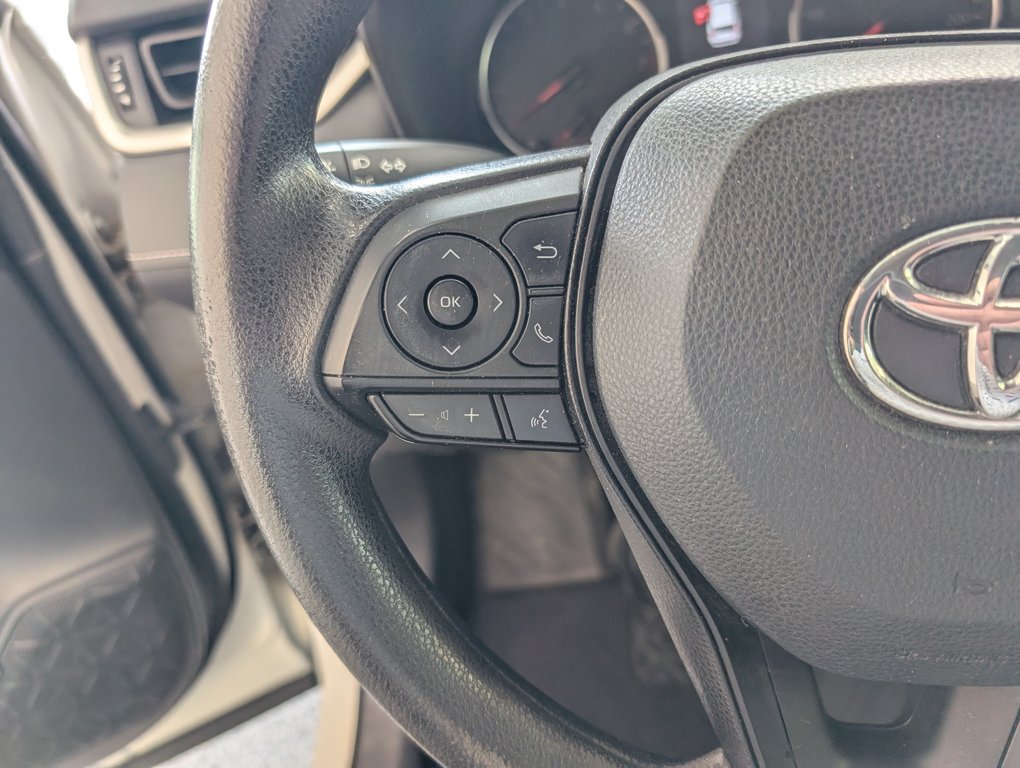 2022 Toyota RAV4 LE AWD, GARANTIE JUSQU EN 2026, in Magog, Quebec - 17 - w1024h768px