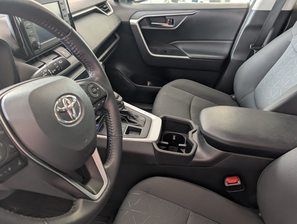 2022 Toyota RAV4 XLE AWD in Magog, Quebec - 12 - w1024h768px