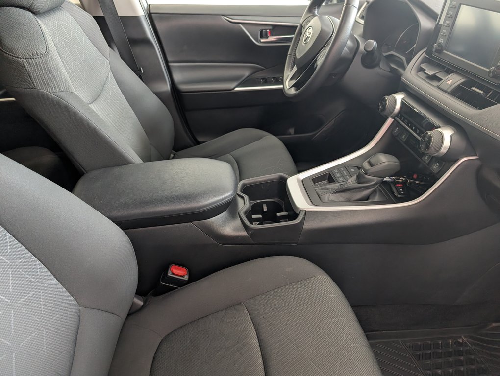 2022 Toyota RAV4 XLE AWD in Magog, Quebec - 9 - w1024h768px