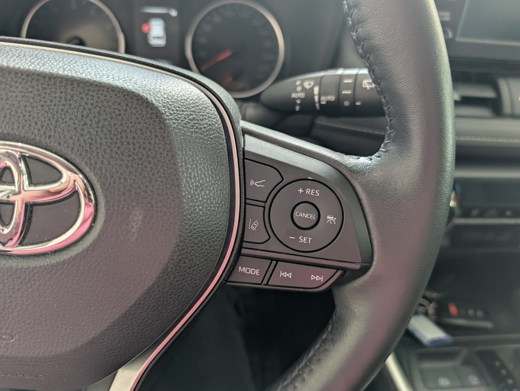 2022 Toyota RAV4 XLE AWD in Magog, Quebec - 20 - w1024h768px