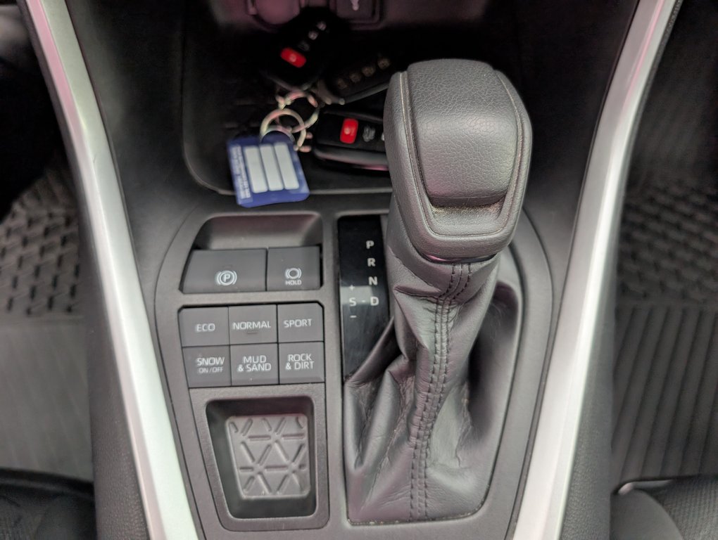 2022 Toyota RAV4 XLE AWD in Magog, Quebec - 17 - w1024h768px