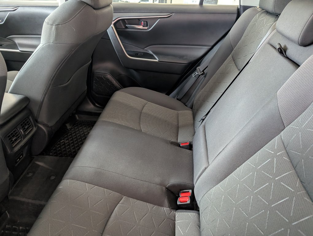 2022 Toyota RAV4 XLE AWD in Magog, Quebec - 11 - w1024h768px