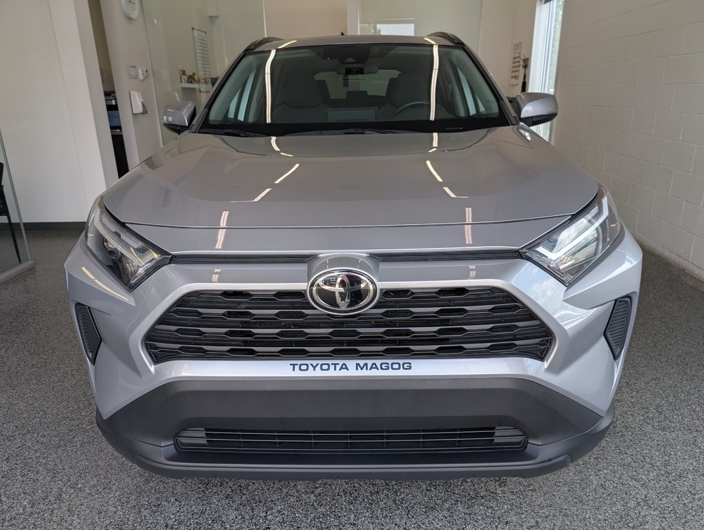 2022 Toyota RAV4 XLE AWD in Magog, Quebec - 6 - w1024h768px
