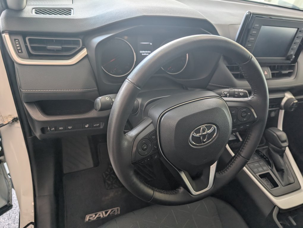 2022 Toyota RAV4 XLE AWD in Magog, Quebec - 13 - w1024h768px