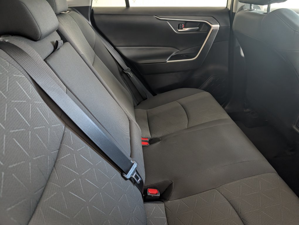 2022 Toyota RAV4 XLE AWD in Magog, Quebec - 8 - w1024h768px
