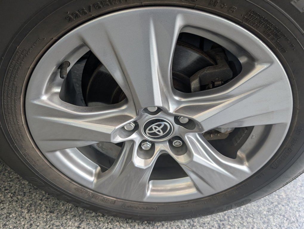 2022 Toyota RAV4 XLE AWD in Magog, Quebec - 25 - w1024h768px