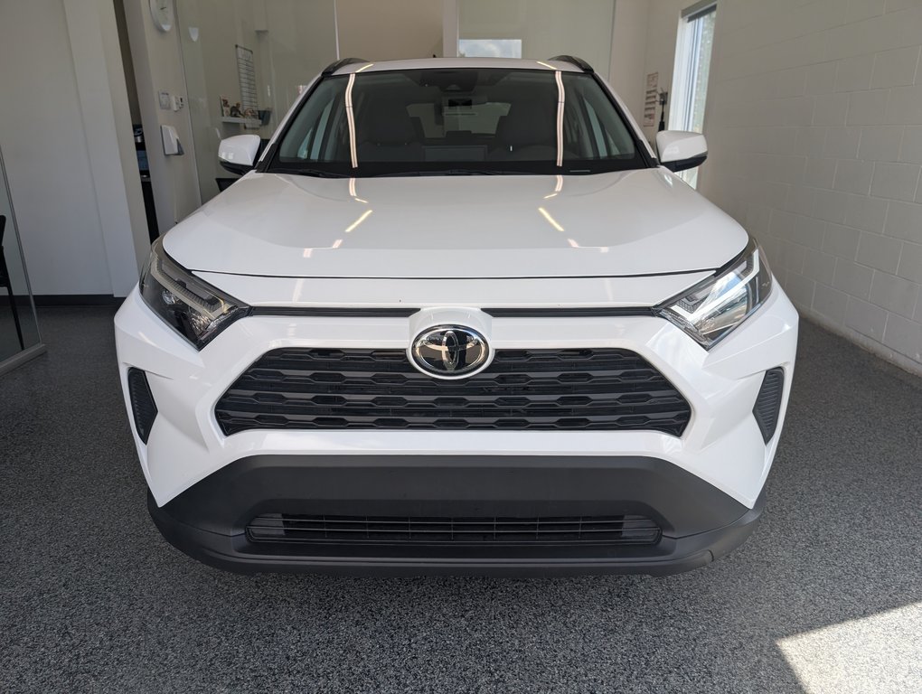 2022 Toyota RAV4 XLE AWD in Magog, Quebec - 6 - w1024h768px