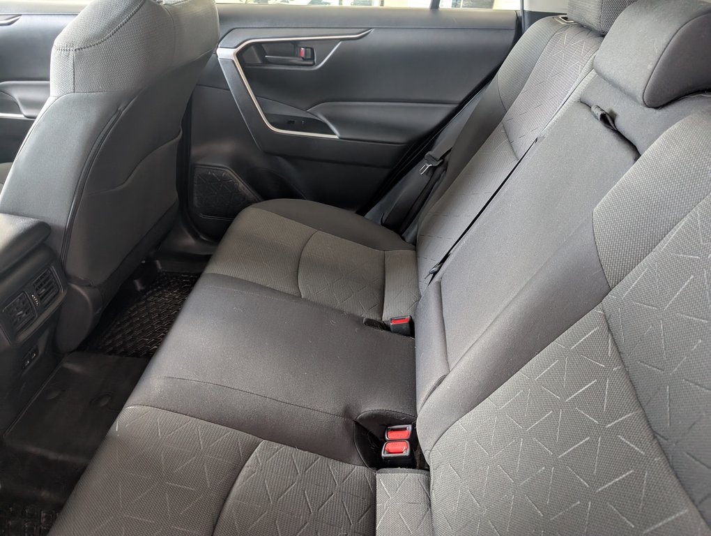 2022 Toyota RAV4 LE, A/C, in Magog, Quebec - 10 - w1024h768px