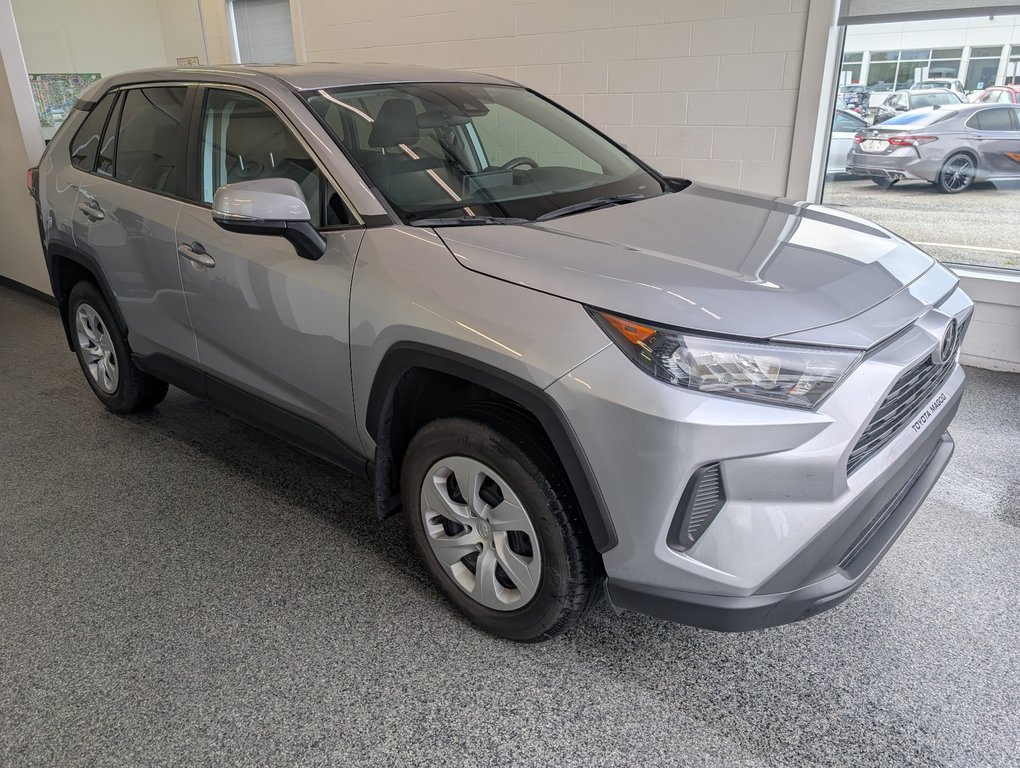 2022 Toyota RAV4 LE, A/C, in Magog, Quebec - 1 - w1024h768px